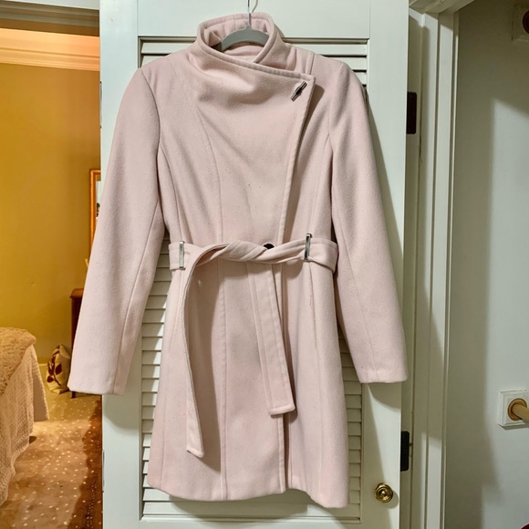 CALVIN KLEIN PINK COAT. BUTTON AND TIE CLOSURE. GOOD CONDITION SIZE SMALL - Picture 1 of 11